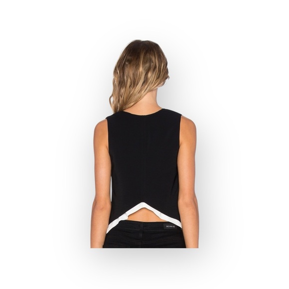 new A.L.C. ALC 𖦹 Cutaway Hem Contrast V Neck Silk Tank Top 𖦹 Black White 𖦹 8 - Picture 13 of 17